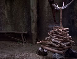 extant_XenaWarriorPrincess_4x07-LockedUpAndTiedDown_2042