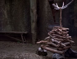 extant_XenaWarriorPrincess_4x07-LockedUpAndTiedDown_2043