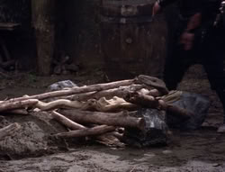 extant_XenaWarriorPrincess_4x07-LockedUpAndTiedDown_2058