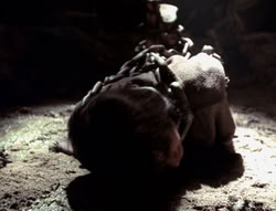 extant_XenaWarriorPrincess_4x07-LockedUpAndTiedDown_2239