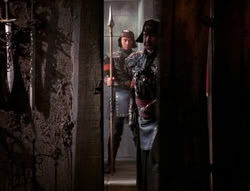 extant_XenaWarriorPrincess_4x07-LockedUpAndTiedDown_2342