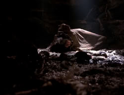 extant_XenaWarriorPrincess_4x07-LockedUpAndTiedDown_2639