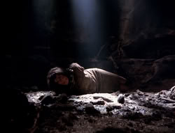 extant_XenaWarriorPrincess_4x07-LockedUpAndTiedDown_2745