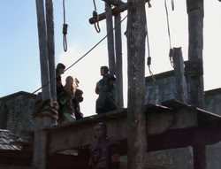 extant_XenaWarriorPrincess_4x07-LockedUpAndTiedDown_2921