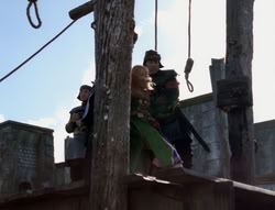 extant_XenaWarriorPrincess_4x07-LockedUpAndTiedDown_2925