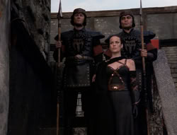 extant_XenaWarriorPrincess_4x07-LockedUpAndTiedDown_2931