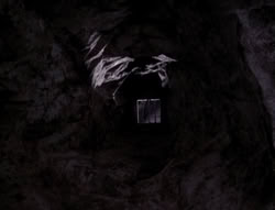 extant_XenaWarriorPrincess_4x07-LockedUpAndTiedDown_2967