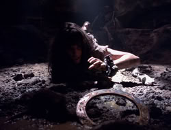 extant_XenaWarriorPrincess_4x07-LockedUpAndTiedDown_2982