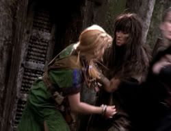 extant_XenaWarriorPrincess_4x07-LockedUpAndTiedDown_3074