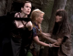 extant_XenaWarriorPrincess_4x07-LockedUpAndTiedDown_3075