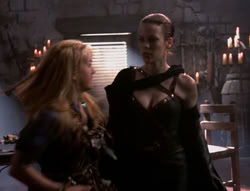 extant_XenaWarriorPrincess_4x07-LockedUpAndTiedDown_3165