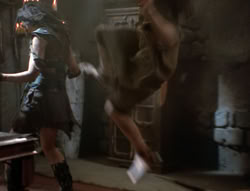 extant_XenaWarriorPrincess_4x07-LockedUpAndTiedDown_3232