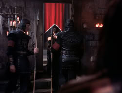 extant_XenaWarriorPrincess_4x07-LockedUpAndTiedDown_3416