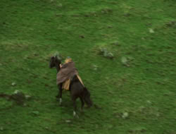 4x08-Crusader_000084