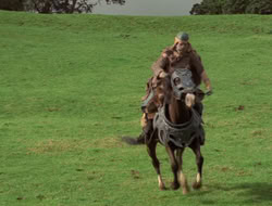4x08-Crusader_000140