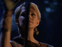 4x08-Crusader_000911