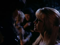 4x08-Crusader_001988