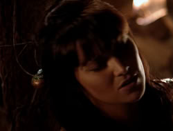 4x09-PastImperfect_002504