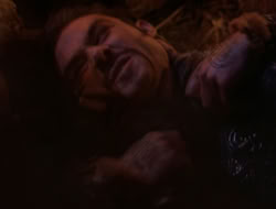 4x09-PastImperfect_002971