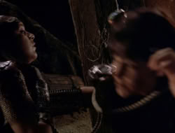 4x09-PastImperfect_003283