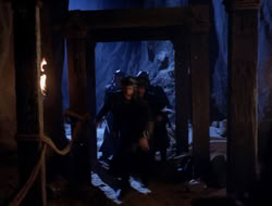 4x09-PastImperfect_003371