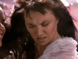 extant_XenaWarriorPrincess_5x01-FallenAngel_00378