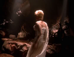 extant_XenaWarriorPrincess_5x01-FallenAngel_00864