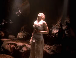 extant_XenaWarriorPrincess_5x01-FallenAngel_00877