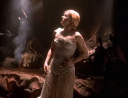 extant_XenaWarriorPrincess_5x01-FallenAngel_00894