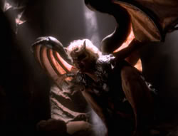 extant_XenaWarriorPrincess_5x01-FallenAngel_00899