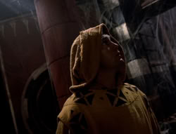 extant_XenaWarriorPrincess_5x02_Chakram_0160