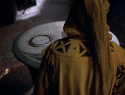 extant_XenaWarriorPrincess_5x02_Chakram_0182
