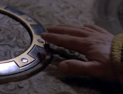 extant_XenaWarriorPrincess_5x02_Chakram_0195