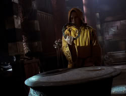extant_XenaWarriorPrincess_5x02_Chakram_0203