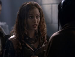 extant_XenaWarriorPrincess_5x02_Chakram_0307