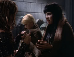 extant_XenaWarriorPrincess_5x02_Chakram_0313