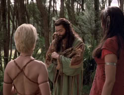 extant_XenaWarriorPrincess_5x02_Chakram_1011
