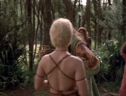extant_XenaWarriorPrincess_5x02_Chakram_1012