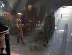 extant_XenaWarriorPrincess_5x02_Chakram_1604