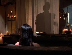 extant_XenaWarriorPrincess_5x02_Chakram_1835