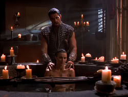 extant_XenaWarriorPrincess_5x02_Chakram_1935