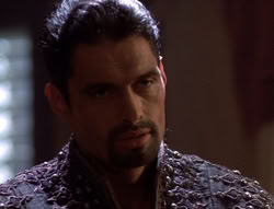 extant_XenaWarriorPrincess_5x02_Chakram_1937