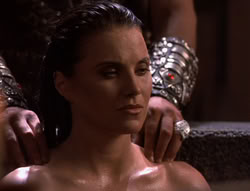 extant_XenaWarriorPrincess_5x02_Chakram_1941