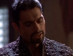 extant_XenaWarriorPrincess_5x02_Chakram_1951