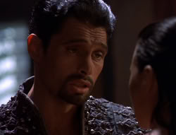 extant_XenaWarriorPrincess_5x02_Chakram_2001