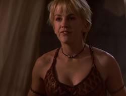 extant_XenaWarriorPrincess_5x02_Chakram_2031