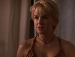 extant_XenaWarriorPrincess_5x02_Chakram_2039