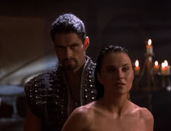extant_XenaWarriorPrincess_5x02_Chakram_2041