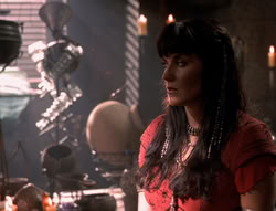 extant_XenaWarriorPrincess_5x02_Chakram_2099