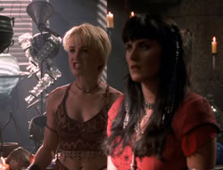 extant_XenaWarriorPrincess_5x02_Chakram_2126